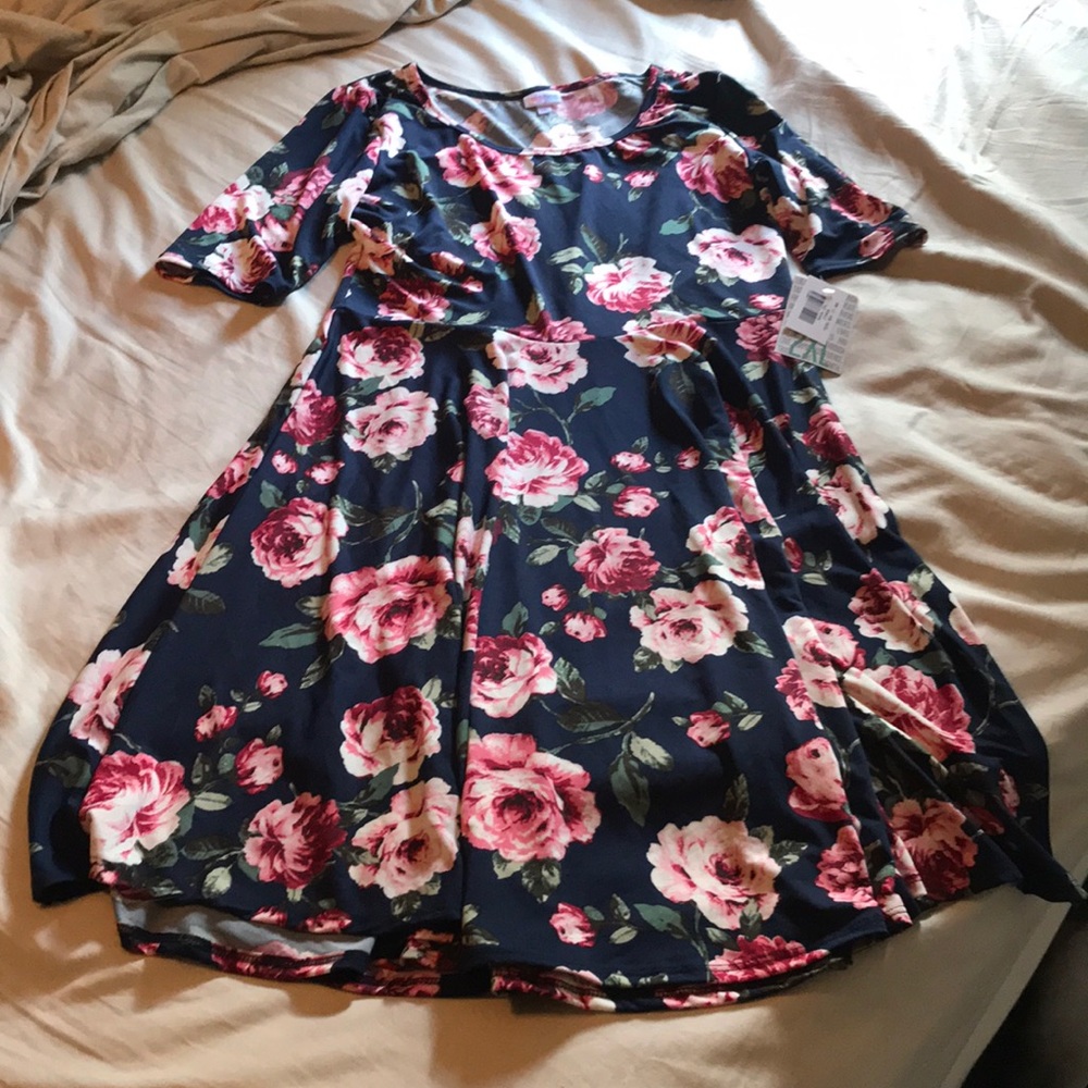 🦄 RARE Floral Nicole NWT 🌺